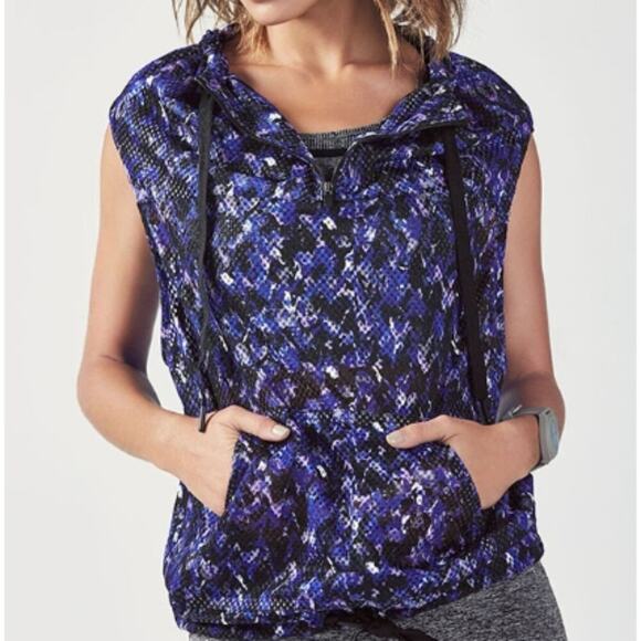 Fabletics Damara Vest – Size S, Bright Blue Painted Camo - Picture 2 of 3